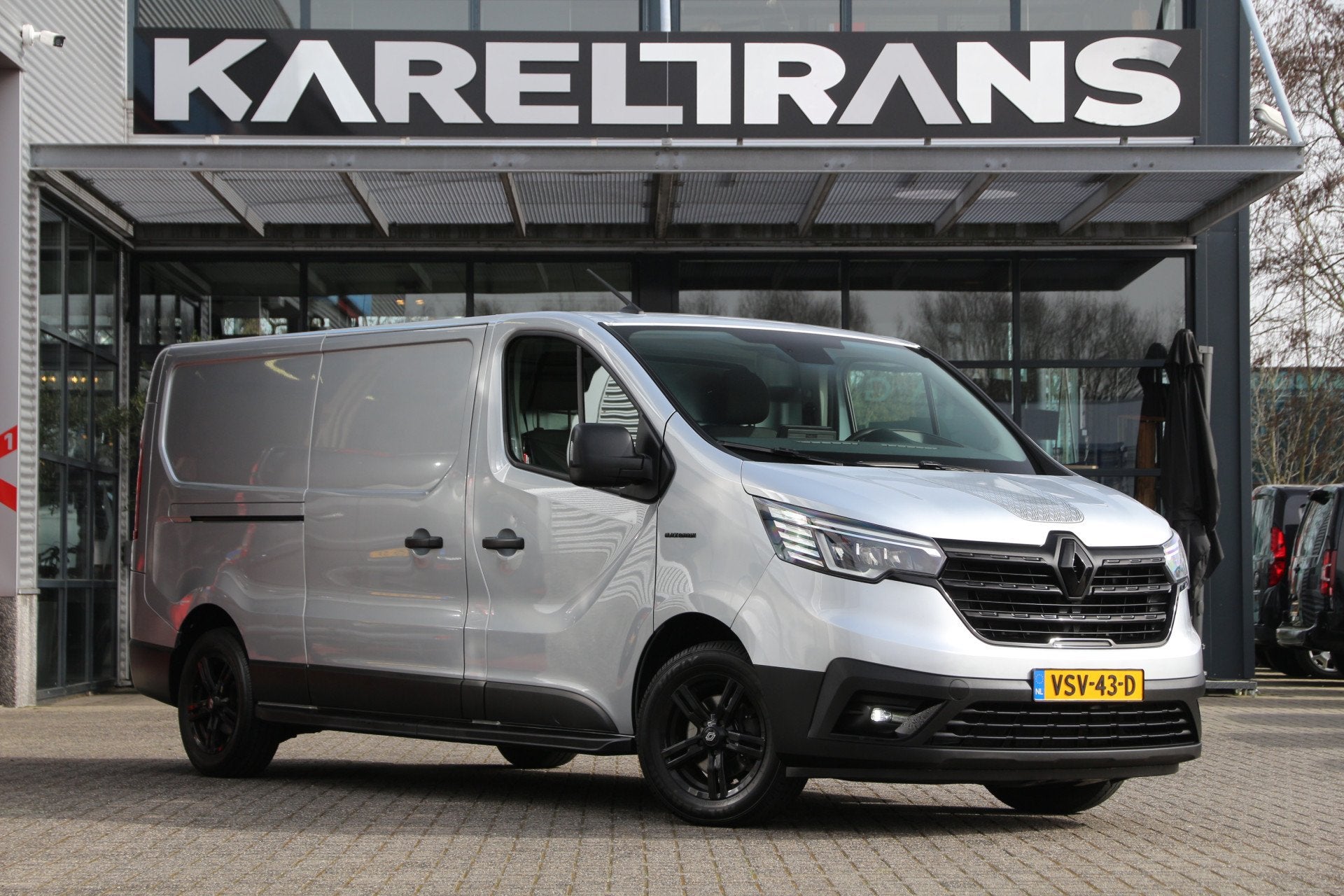 Renault Trafic 2.0 DCI 110 | L2H1 | Black edition | Cruise |, Auto's, Voorwielaandrijving, Stof, Gebruikt, Euro 6