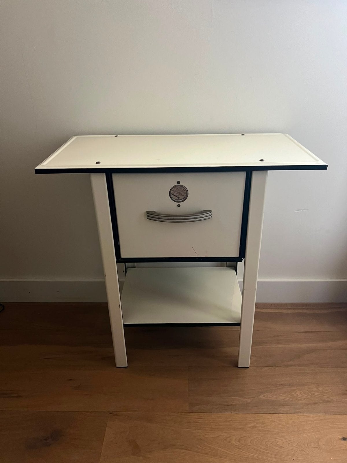 Vintage oventje als kastje / bijzettafel, Ophalen