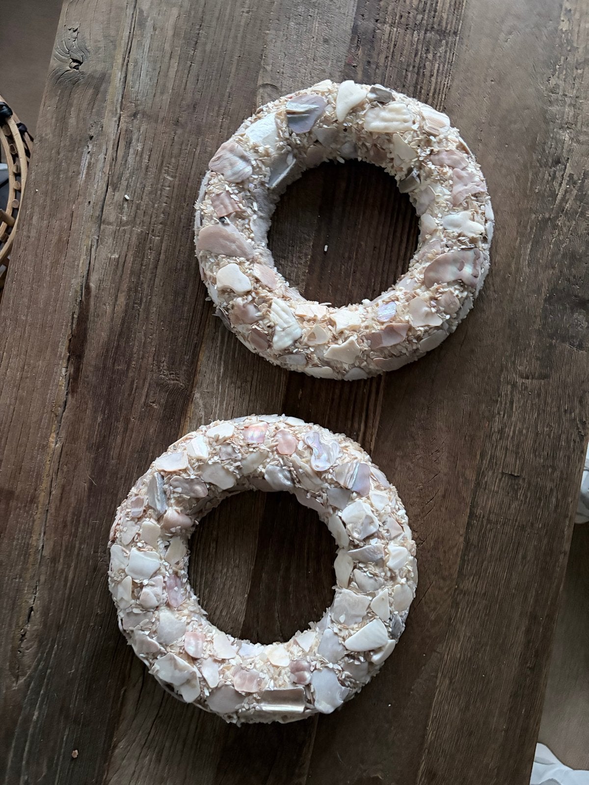 Twee schelpen kransen van Rivièra Maison, Huis en Inrichting, Woonaccessoires | Kransen, Ophalen of Verzenden, Zo goed als nieuw