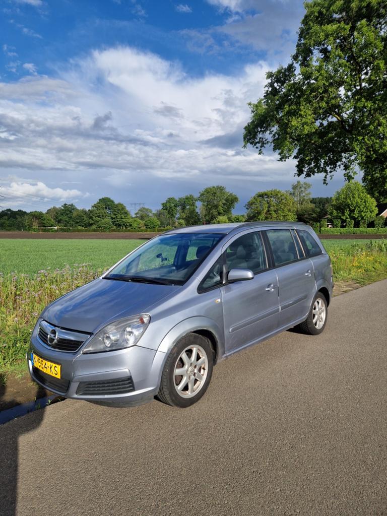 Opel Zafira B 1.6  7 zits, Voorwielaandrijving, Euro 5, Stof, 4 cilinders