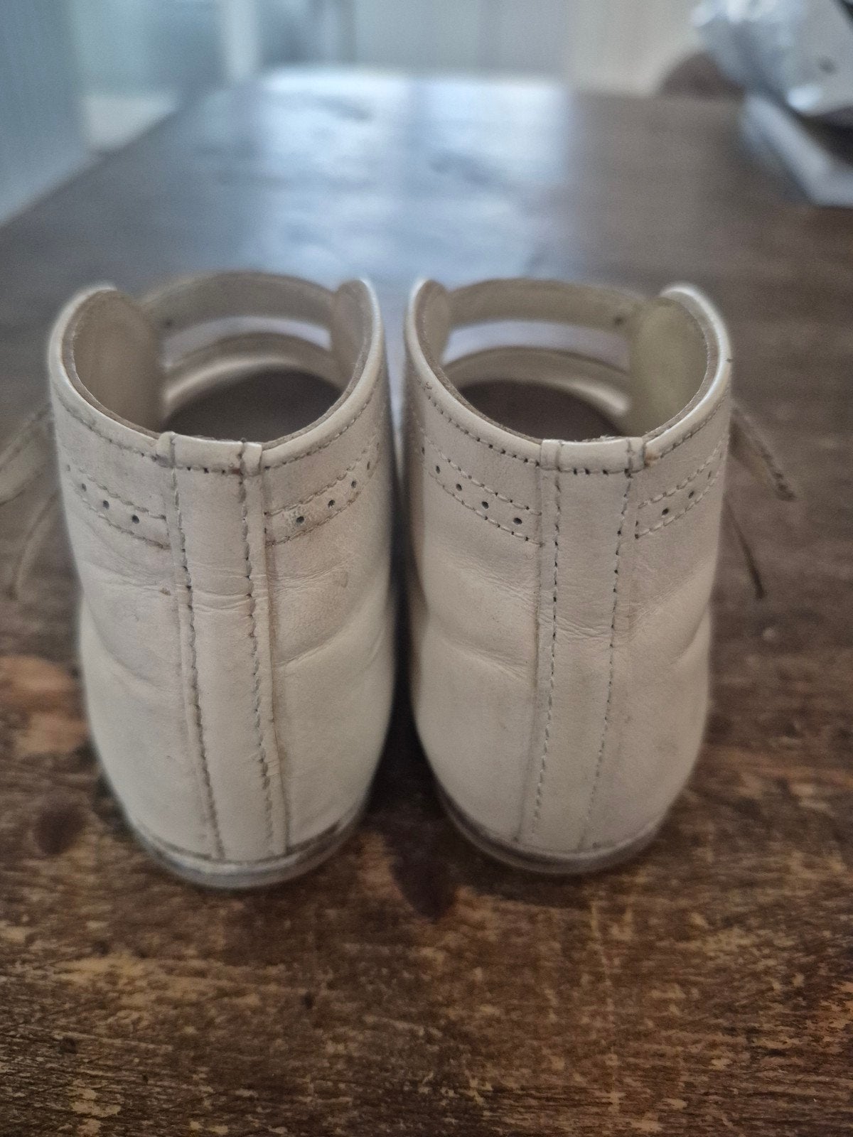 Vintage witte leren babyschoentjes maat 20, Antiek en Kunst, Verzenden, Kinderen, Onbekend