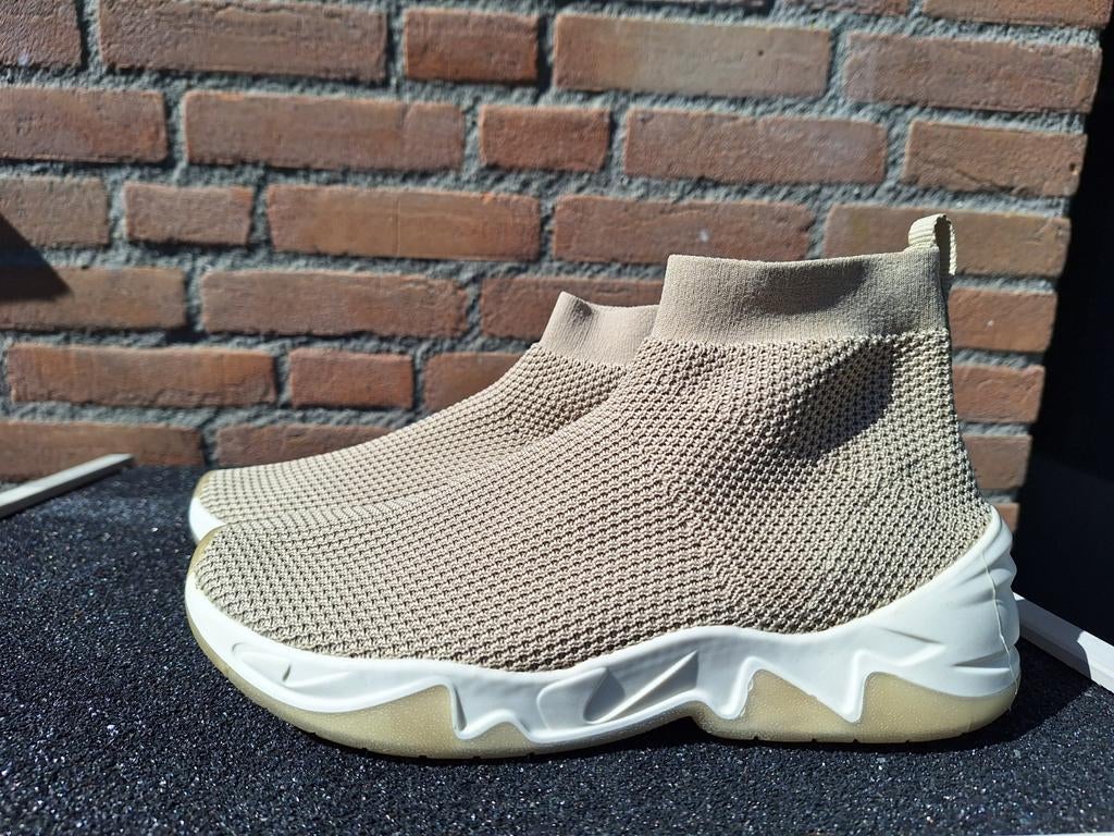 Bershka sneakers maat 40 taupe/beige/ zandkleurig, Beige, Bershka, Ophalen of Verzenden, Sneakers of Gympen