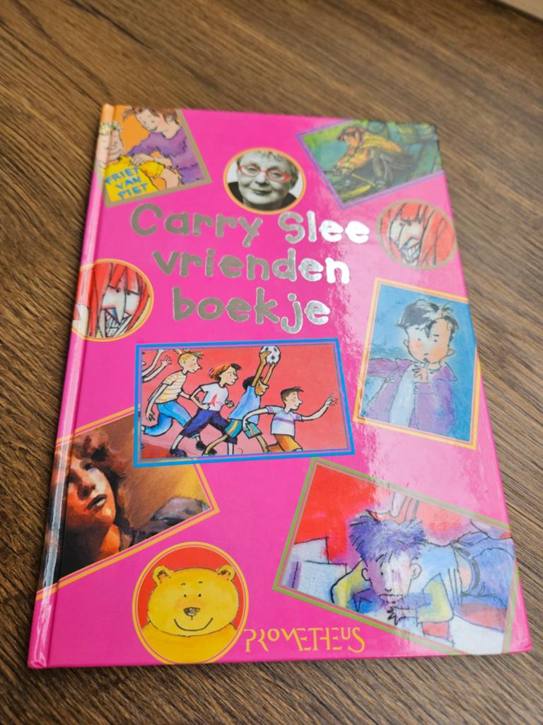 Carry Slee Vriendenboekje, Boeken, Ophalen of Verzenden, Zo goed als nieuw, Carry Slee, Fictie algemeen