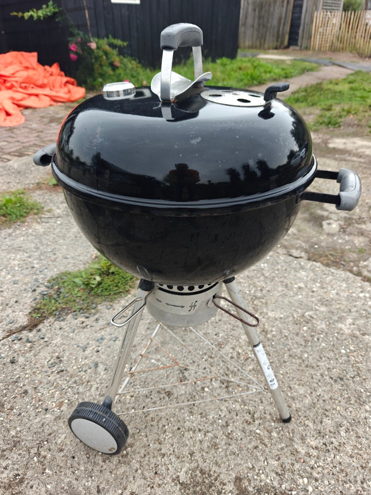 Weber Master-Touch 47cm BBQ met starter - goede staat, Ophalen, Weber Mastertouch