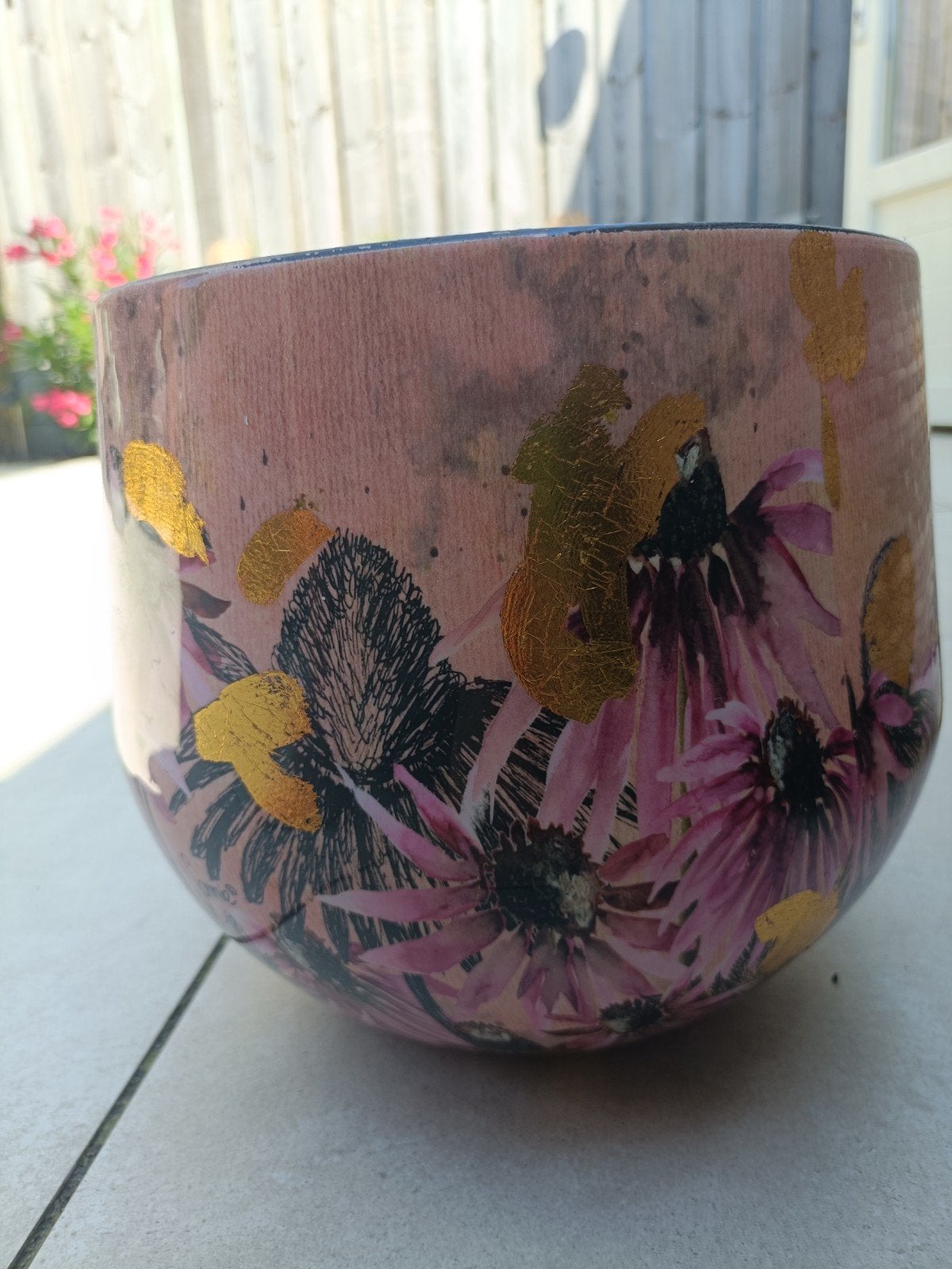 Decoratieve bloempot met bloemenprint, Ophalen, Kunststof, Rond, Zo goed als nieuw