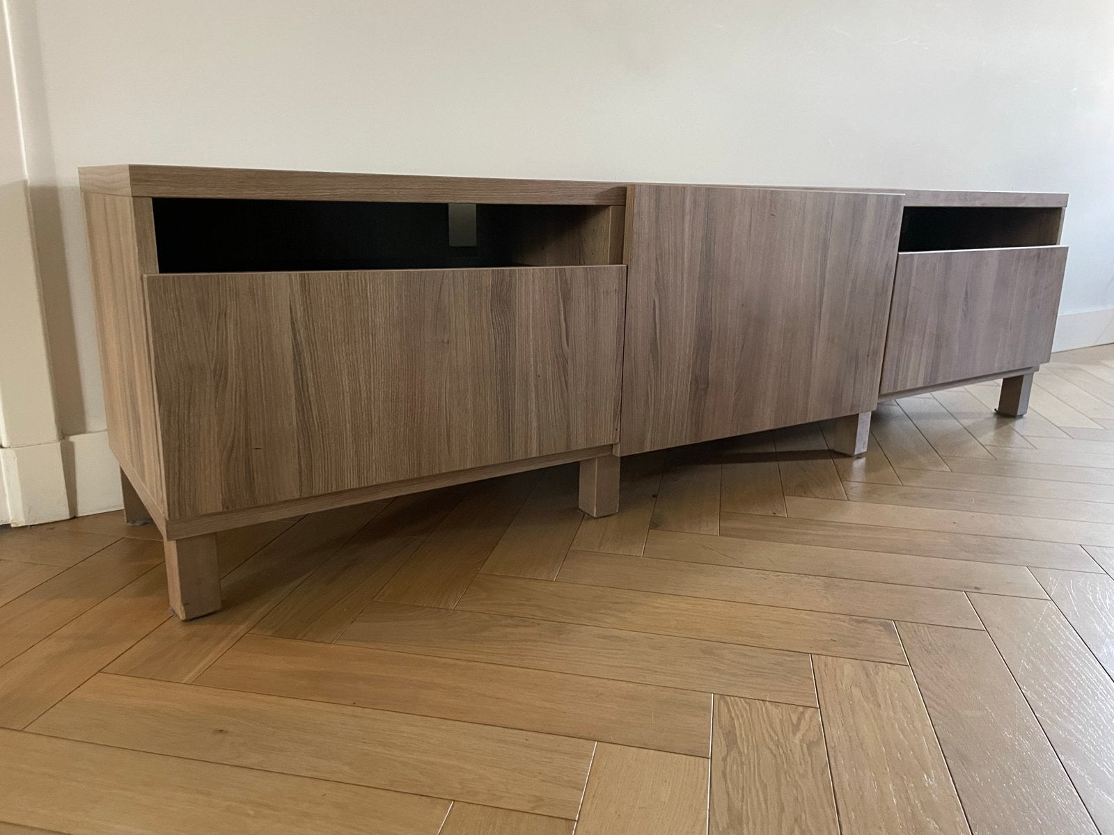Prachtig IKEA BESTÅ TV-Meubel – Modern Eiken/Walnoot Look, Ophalen, Gebruikt, 150 tot 200 cm, Minder dan 100 cm