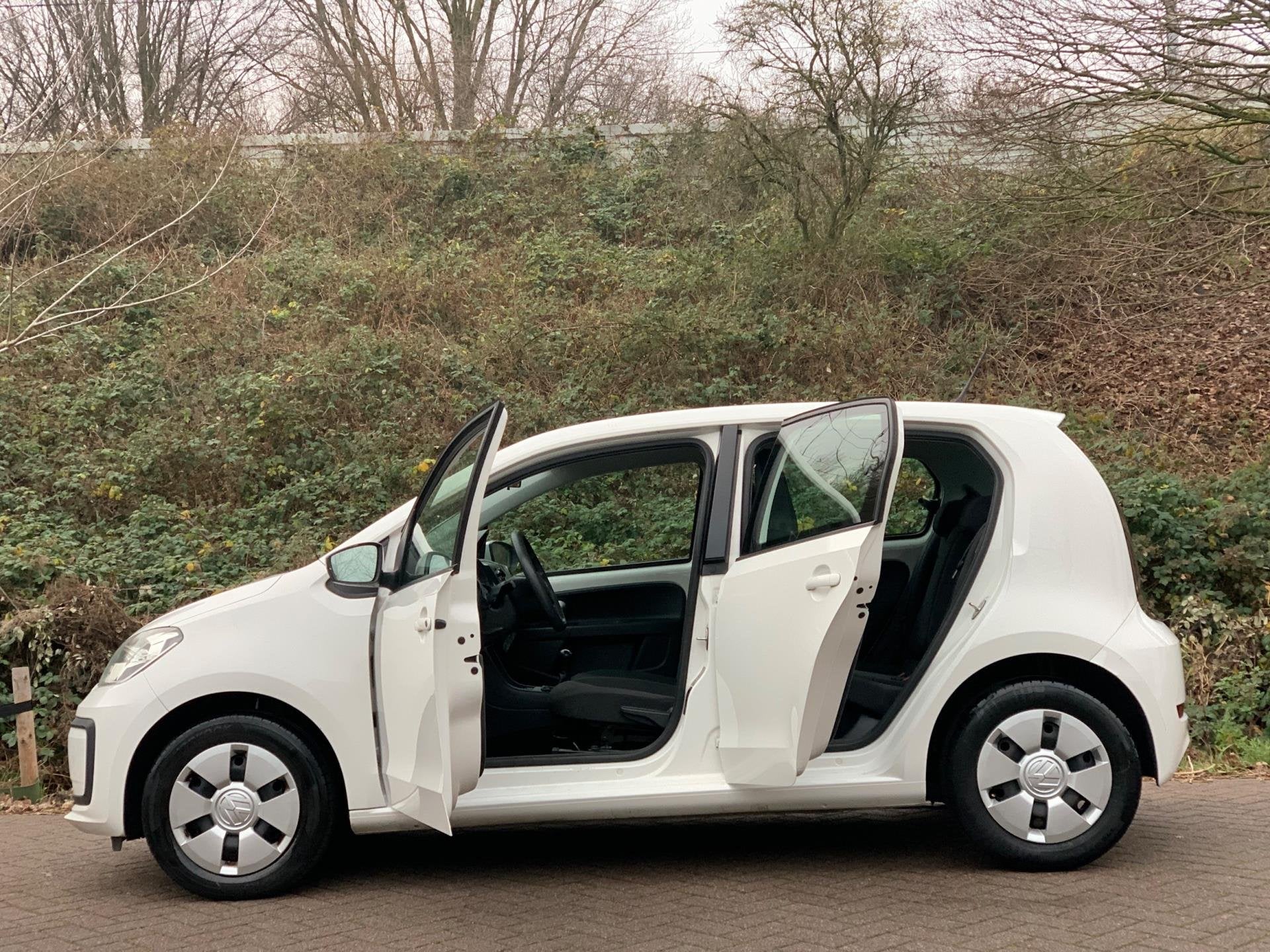 Volkswagen UP! 1.0 BMT up! beats AIRCO 5 DEURS 2018 LUXE!, Auto's, Voorwielaandrijving, Gebruikt, Wit, Handgeschakeld