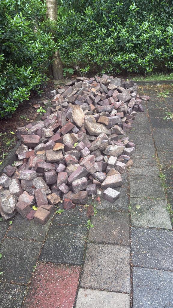 Gratis stenen, Ophalen, Zo goed als nieuw
