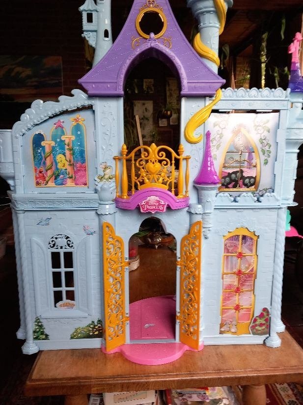 Disney , prinsessenkasteel - + prinsessen, Kinderen en Baby's, Speelgoed | Poppenhuizen, Ophalen, Poppenhuis