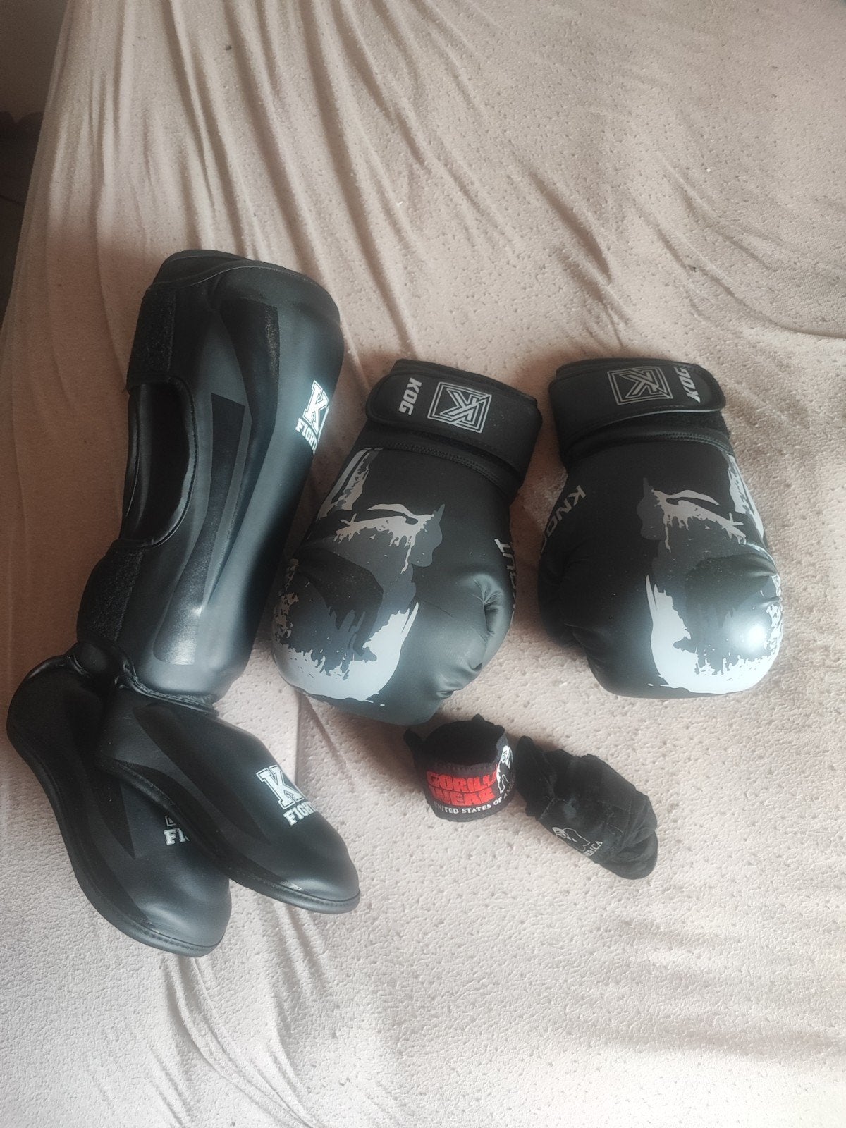 Kickboks setje, Ophalen, Zo goed als nieuw, Bokshandschoenen