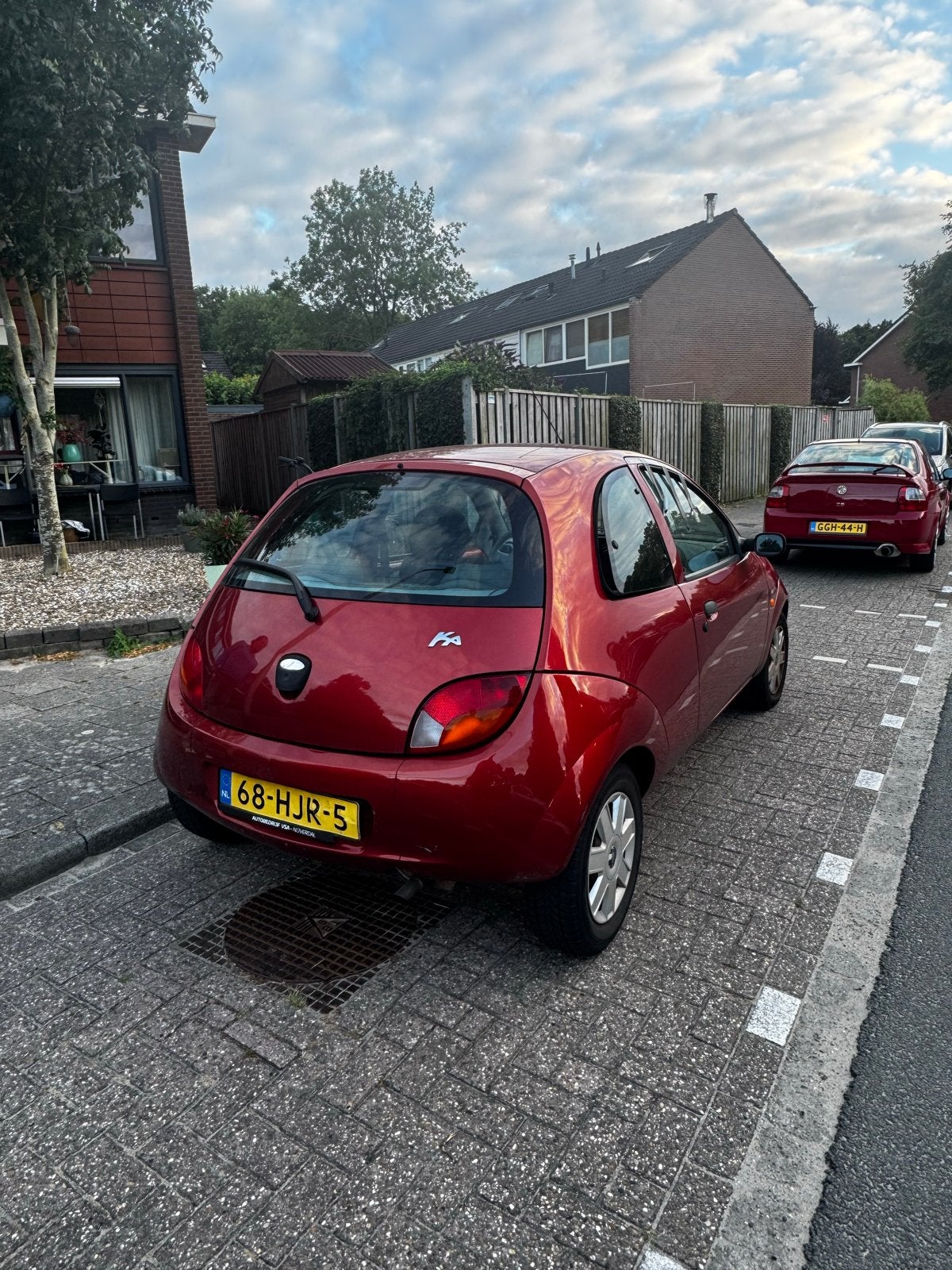 Ford Ka 1.3 I 2008 Rood (105 duizend KM), Auto's, Ford, Particulier, Ka, Benzine, D, Hatchback, Handgeschakeld, Origineel Nederlands
