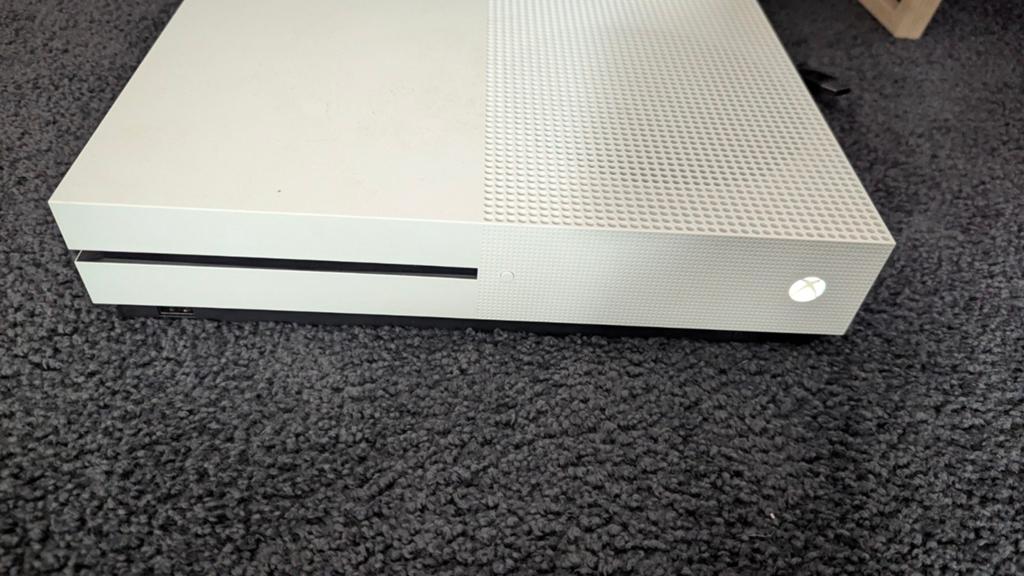 X-Box One S met twee spellen en stroomkabel, Ophalen of Verzenden, Gebruikt, 500 GB