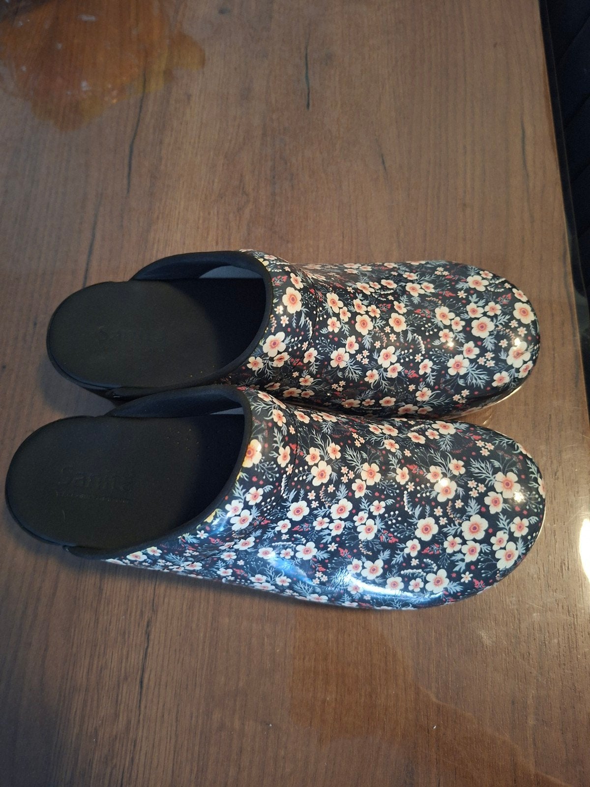 Bloemenprint klompen, maat 39, Kleding | Dames, Schoenen, Ophalen, Zwart, Overige typen, Zo goed als nieuw