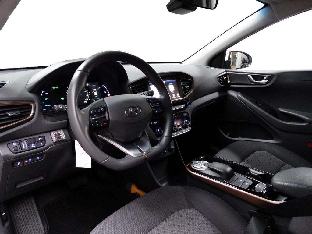 Hyundai IONIQ Comfort EV 23.525 km Carplay / Camera, 265 min, Gebruikt, 23 min, Automatische klimaatregeling