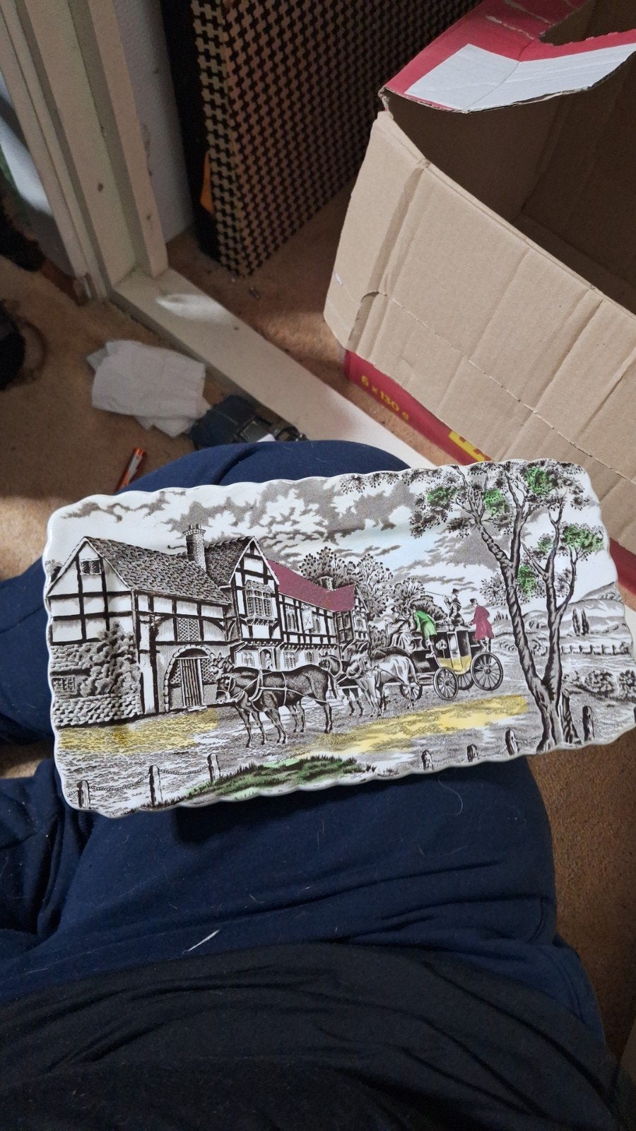 Vintage Staffordshire The Coaching Days schaal, Antiek en Kunst, Ophalen