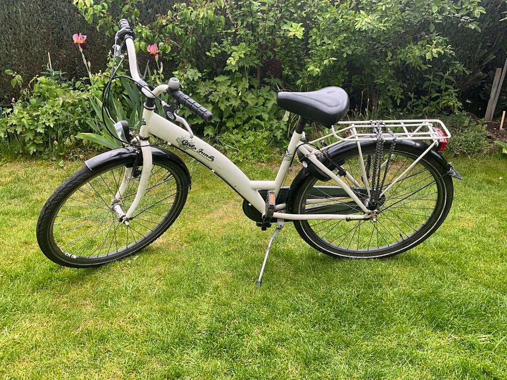 Meisjesfiets 26 inch - Girls Fun - Wit/Zwart, Fietsen en Brommers, Fietsen | Meisjes, Gebruikt, Velgrem, Handrem, Ophalen