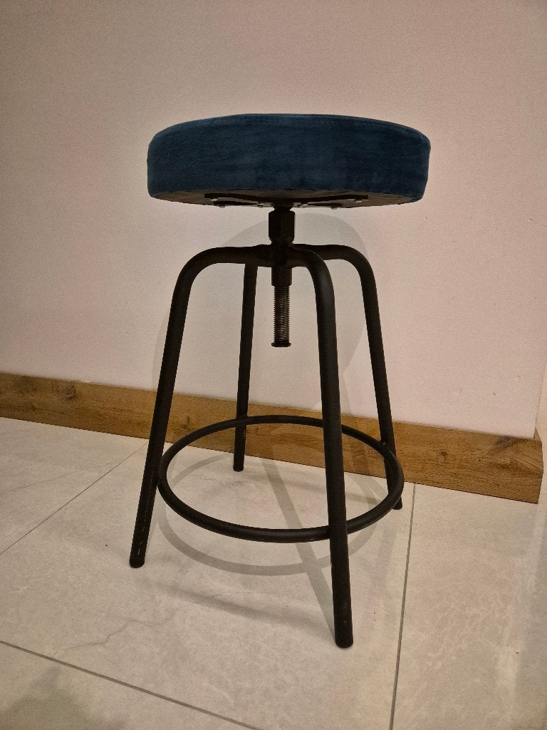 Barstoel barkruk x 2 met zwarte metalen frame, 60 tot 90 cm, Ophalen of Verzenden, Zo goed als nieuw, 2 krukken