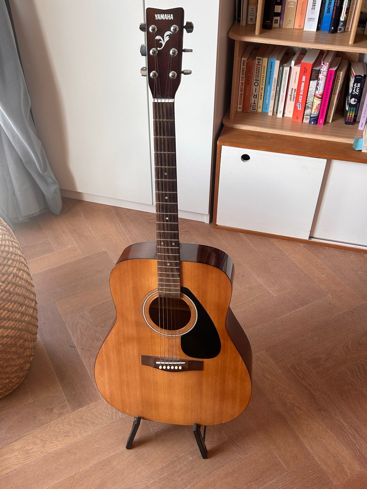 Yamaha F310 Western gitaar met standaard en hoes, Ophalen, Gebruikt, Western- of Steelstringgitaar, Met koffer