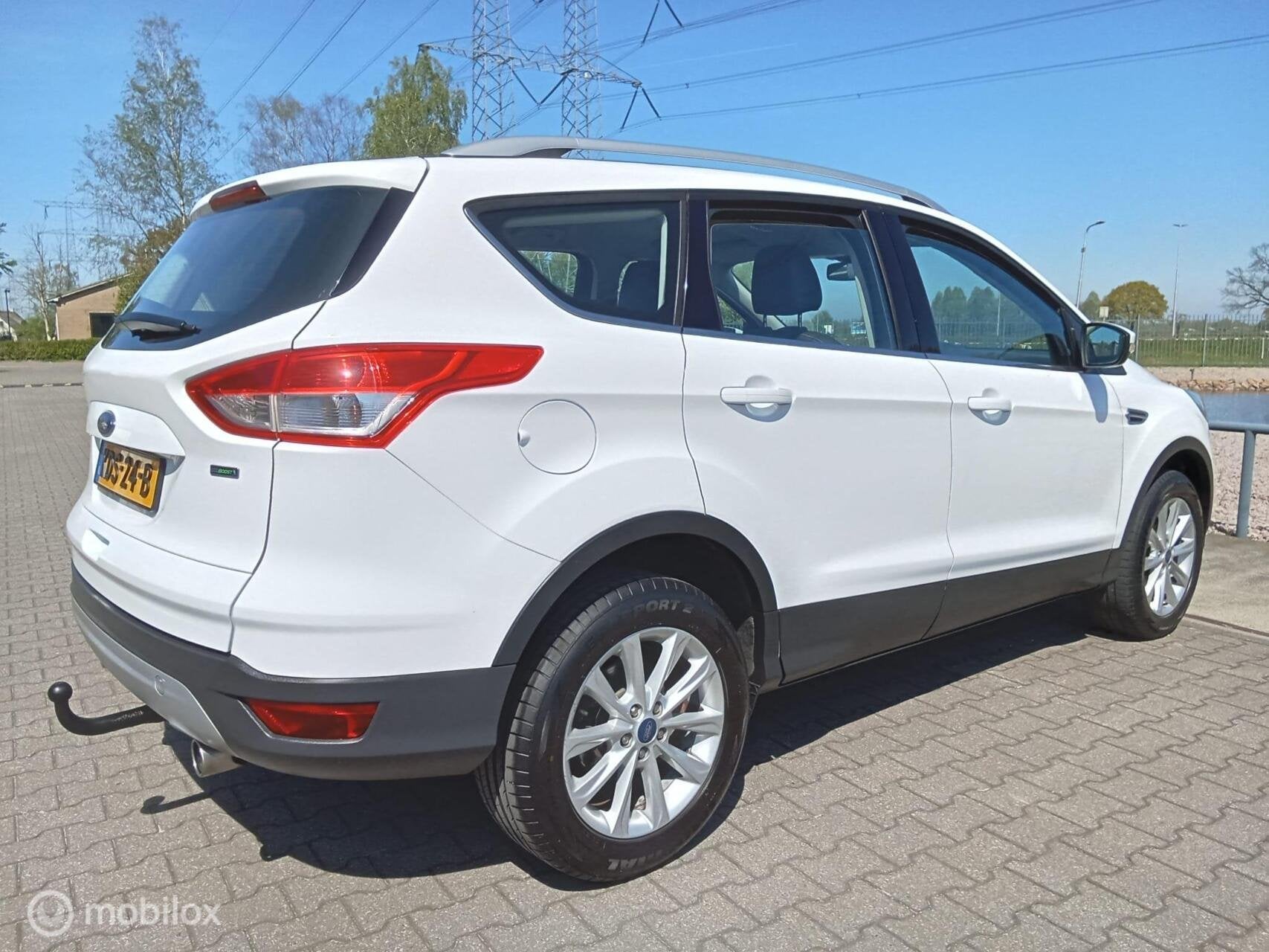 Foto 6 van Ford Kuga 1.5 Titanium Styling Pack/clima/cruis/trekhaak