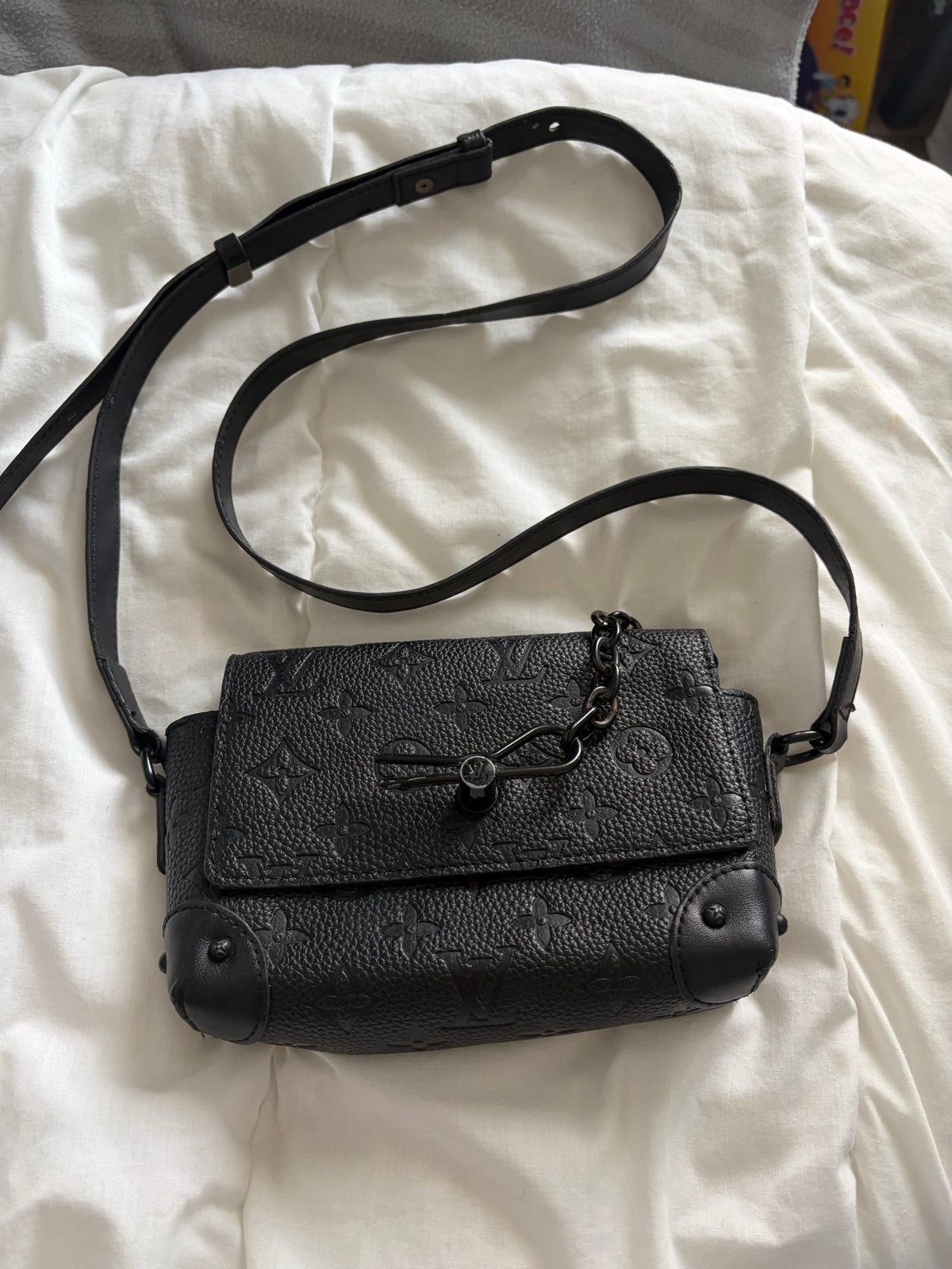 Louis Vuitton Schoudertasje Zwart Leer Monogram, Ophalen of Verzenden, Gebruikt, Zwart, Schoudertasje