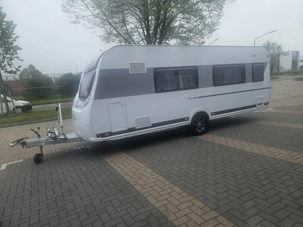 LMC Vivo 580 D Topstaat!!, Caravans en Kamperen, Bedrijf, Tot en met 3, Fietsenrek, Lengtebed