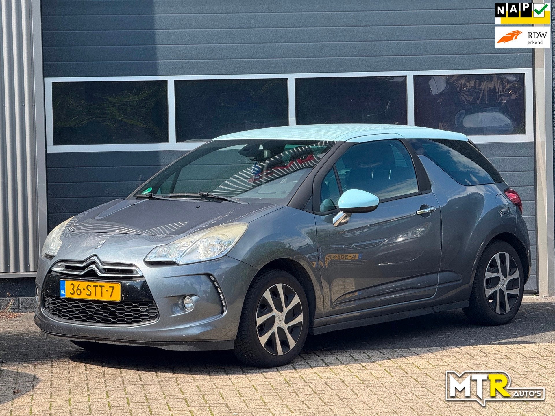 Citroen DS3 1.6 So Chic NAP|CLIMA, Auto's, Voorwielaandrijving, Euro 5, Metallic lak, Zwart