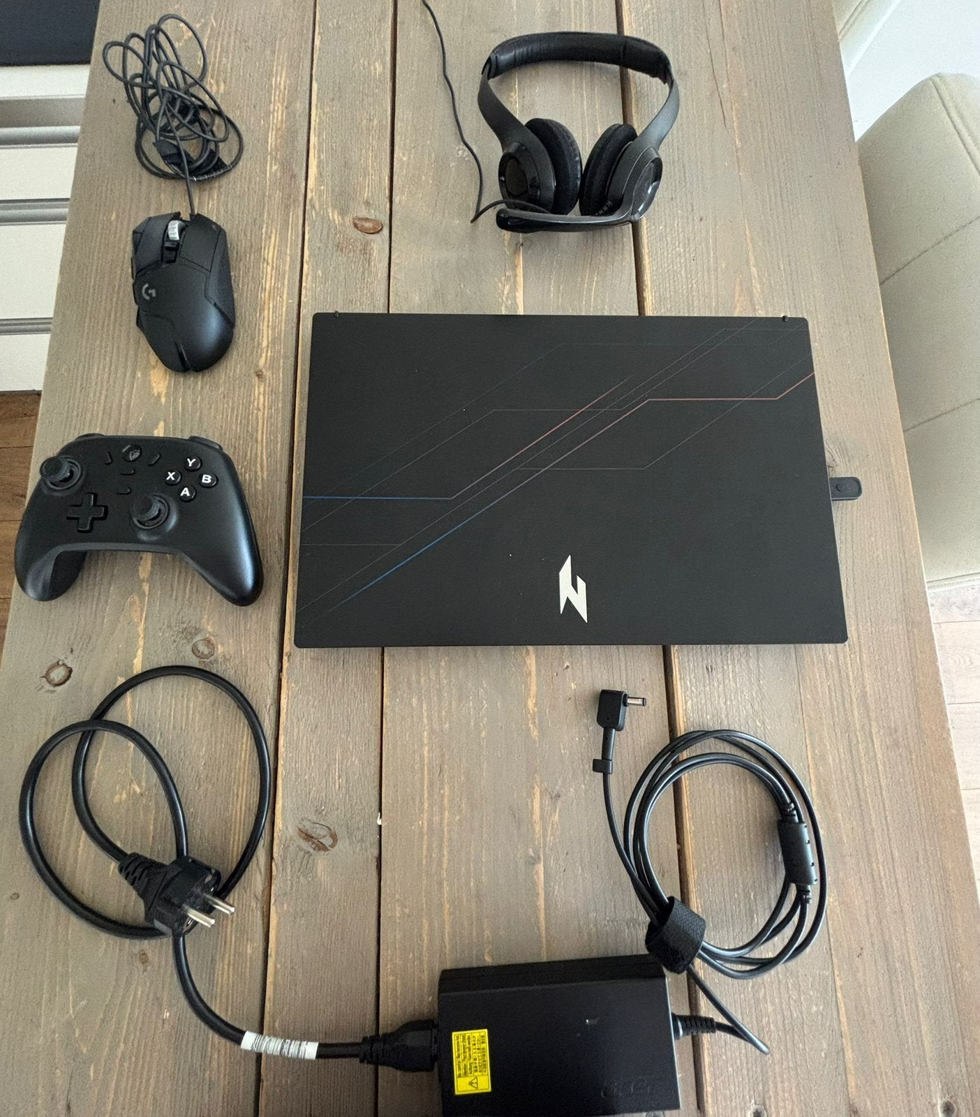 Acer Nitro V15 i9-13900H RTX5060 32GB + accessoires, Met videokaart, 2 tot 3 Ghz, Ophalen of Verzenden, Zo goed als nieuw