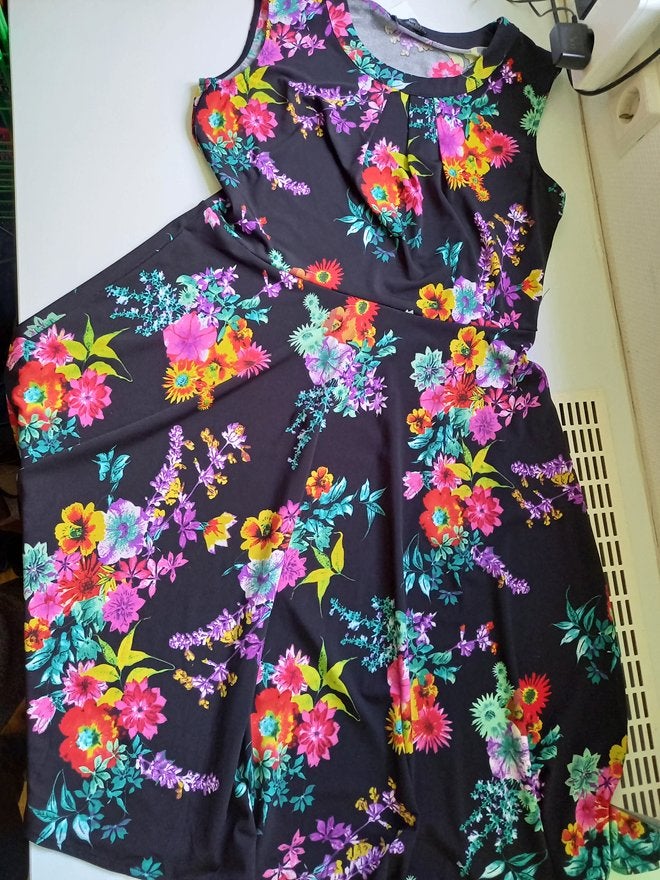 NORAH mooie zwarte jurk met bloemen, maat 42, Kleding | Dames, Jurken, Zwart, Maat 42/44 (L), Ophalen of Verzenden, Zo goed als nieuw