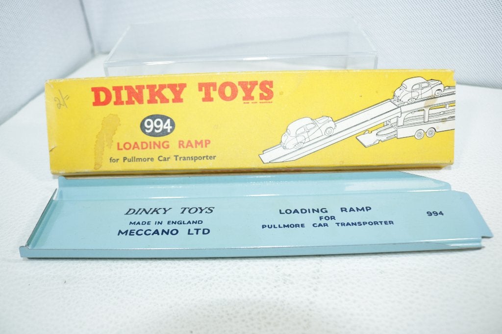 Dinky Toys 994 Pullmore Loading Ramp 1:43 in sleeve SUPER, Ophalen of Verzenden, Zo goed als nieuw, Auto, Dinky Toys