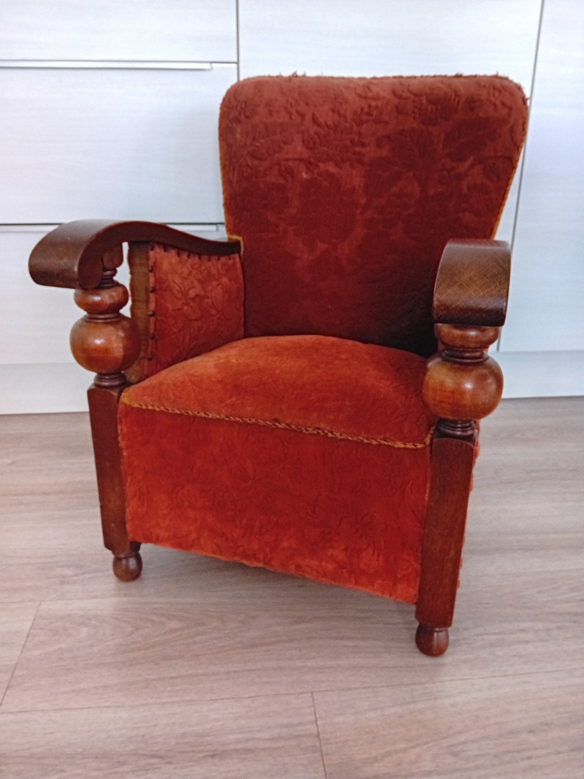 Antieke kinderfauteuil - Rood fluweel, Ophalen