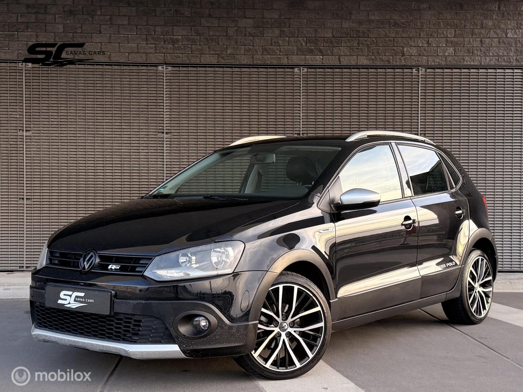 Volkswagen Polo Cross 1.2 Highline R-Line|Carplay|Camera|ALC, Voorwielaandrijving, Euro 5, Gebruikt, Zwart