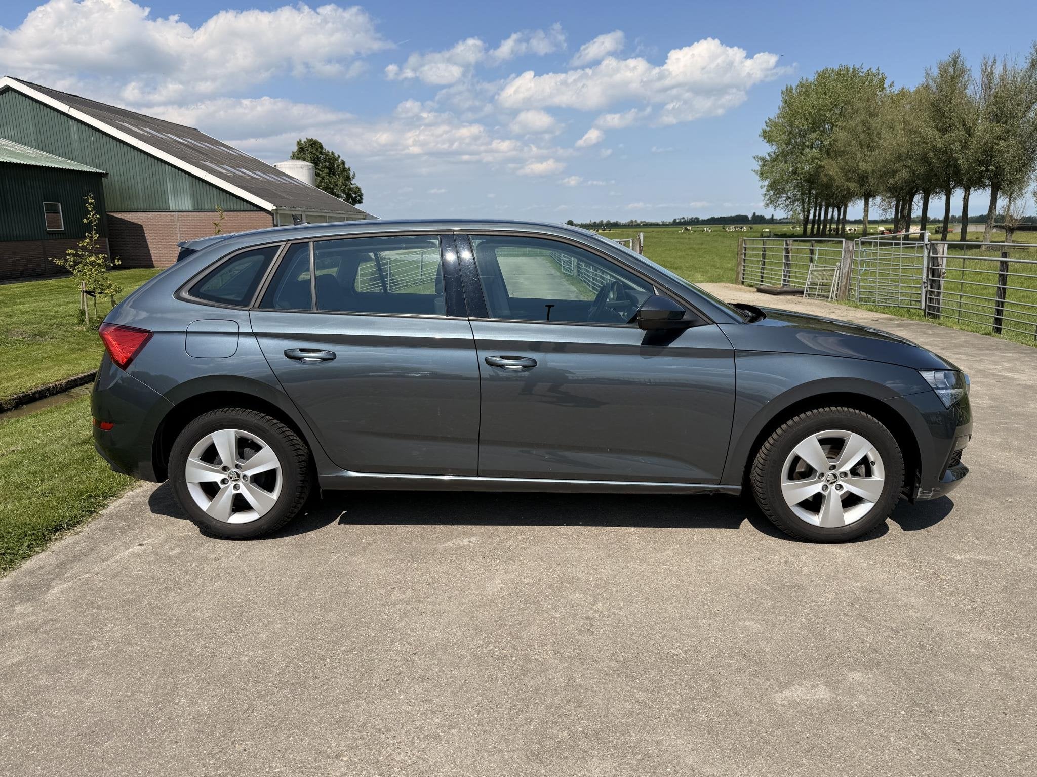 Skoda Scala 1.0 TSI Ambition | CARPLAY | CLIMATE CONTROL | L, Auto's, Gebruikt, 49 €/maand, Origineel Nederlands, 3 cilinders