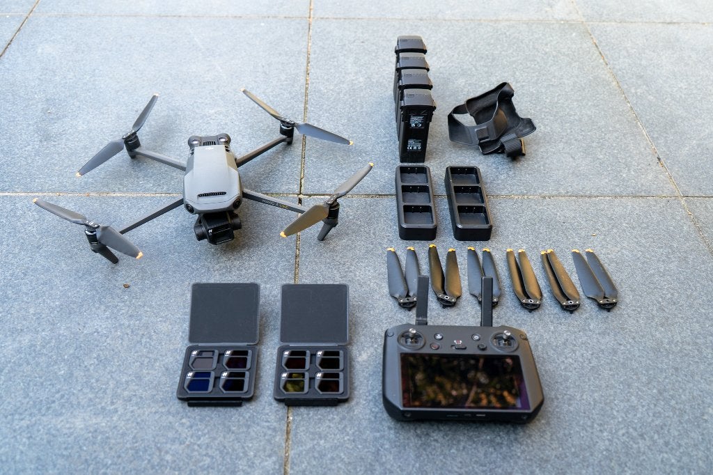 DJI Mavic 3 Cine Premium Combo, Ophalen, Gebruikt, 30 tot 45 minuten, DJI