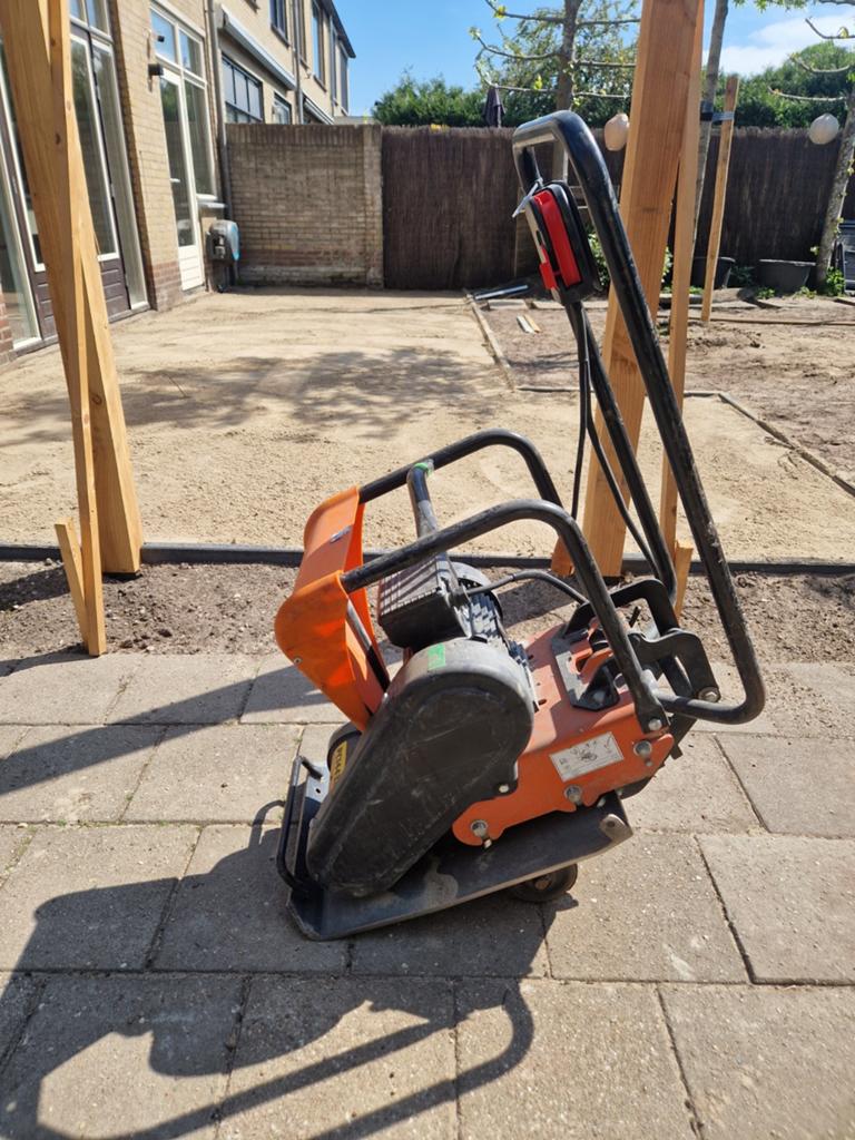 Trilplaat Euro Shatal PC1443E 80kg - bouwjaar 2021, Ophalen of Verzenden