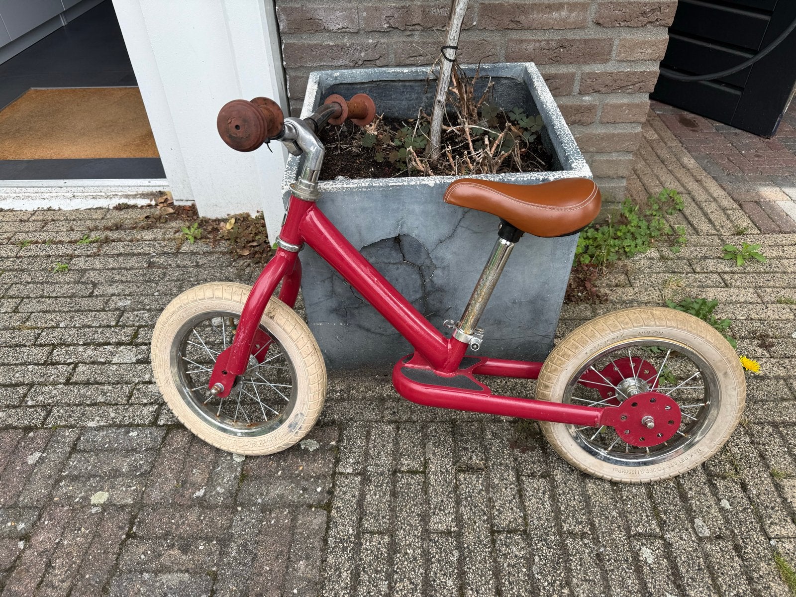 Rood loopfietsje voor kinderen, Fietsen en Brommers, Fietsen | Kinderfietsjes, Ophalen, Gebruikt, Minder dan 16 inch