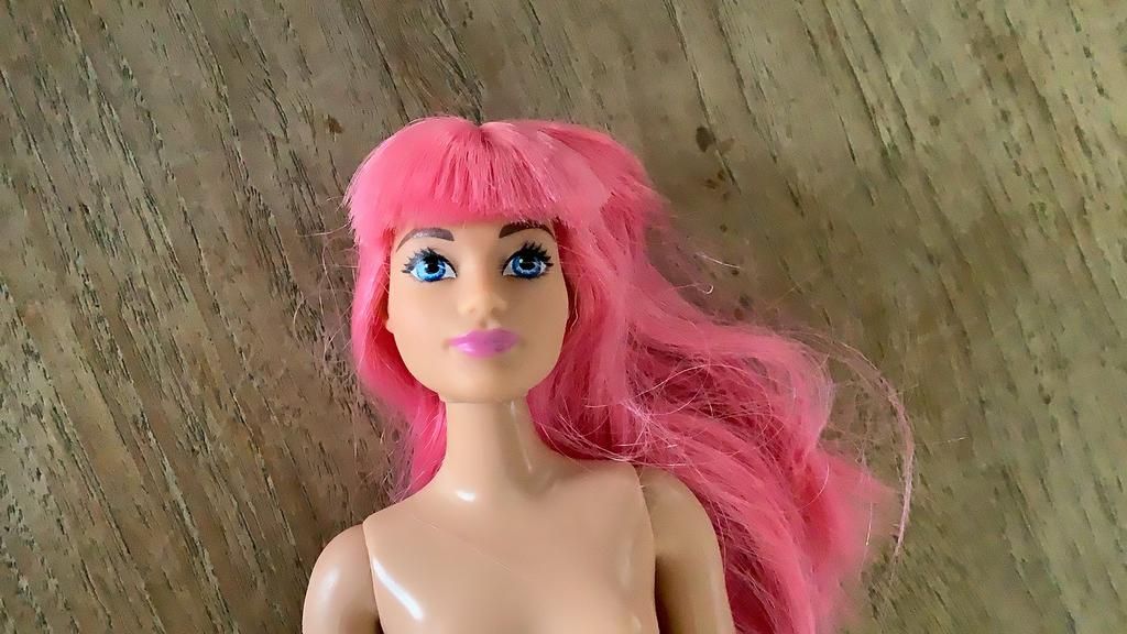 Barbie curvy Daisy, Ophalen of Verzenden, Zo goed als nieuw, Fashion Doll