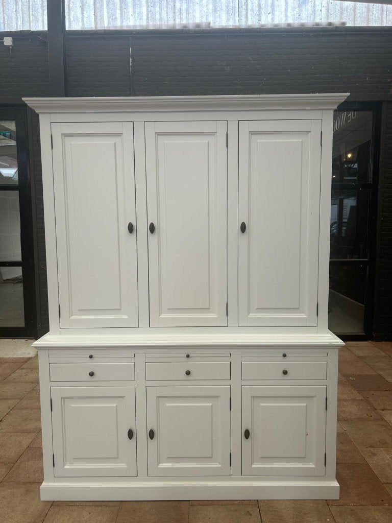 Buffetkast met dichte deuren, Huis en Inrichting, Kasten | Buffetkasten, Ophalen, 200 cm of meer, 150 tot 200 cm, Met klep(pen)