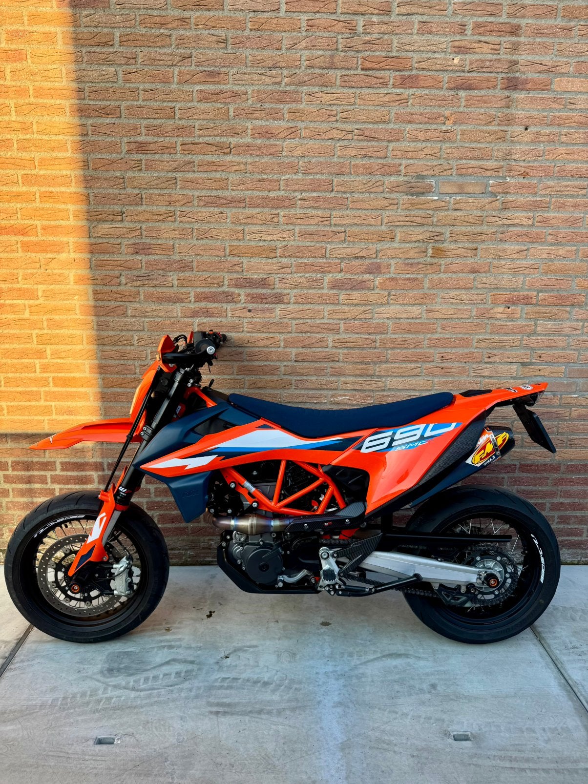 Ktm 690 smc r 2023 uitstekende staat, Motoren, Ophalen, Gebruikt