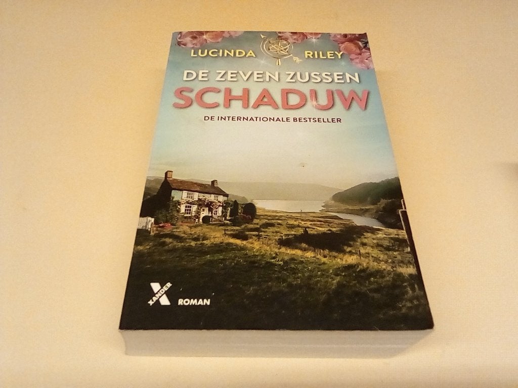 De Zeven Zussen - Schaduw door Lucinda Riley, Boeken, Lucinda Riley, Ophalen of Verzenden, Zo goed als nieuw, Nederland