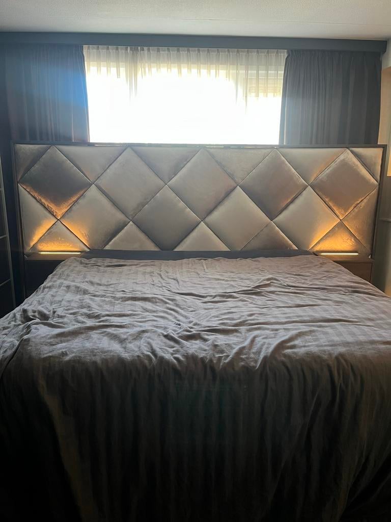 Bedachterwand met verlichting, Ophalen, Tweepersoons, Zo goed als nieuw, 180 cm