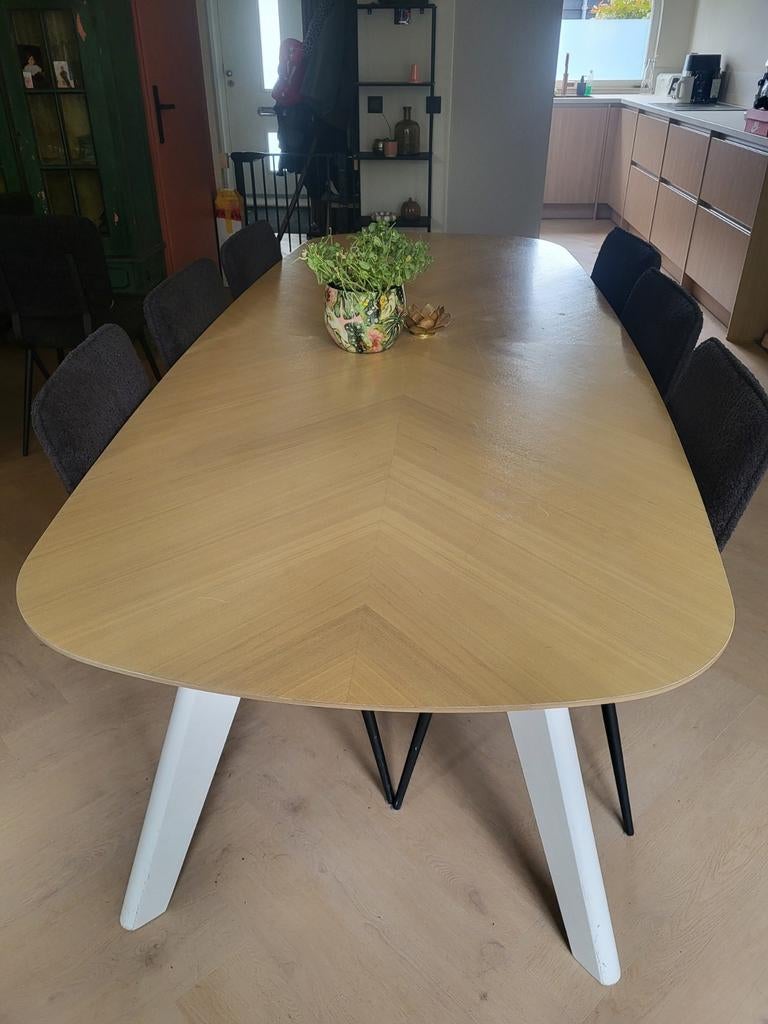 Eettafel met visgraat blad en 6 zwarte teddy stoelen, Ophalen, Gebruikt, Vijf personen of meer, Overige materialen