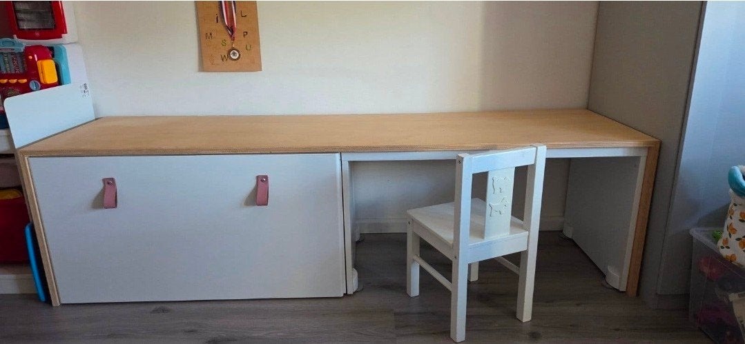 Bureau met opbergruimte Ikea smastad 185x51x51 cm, Ophalen