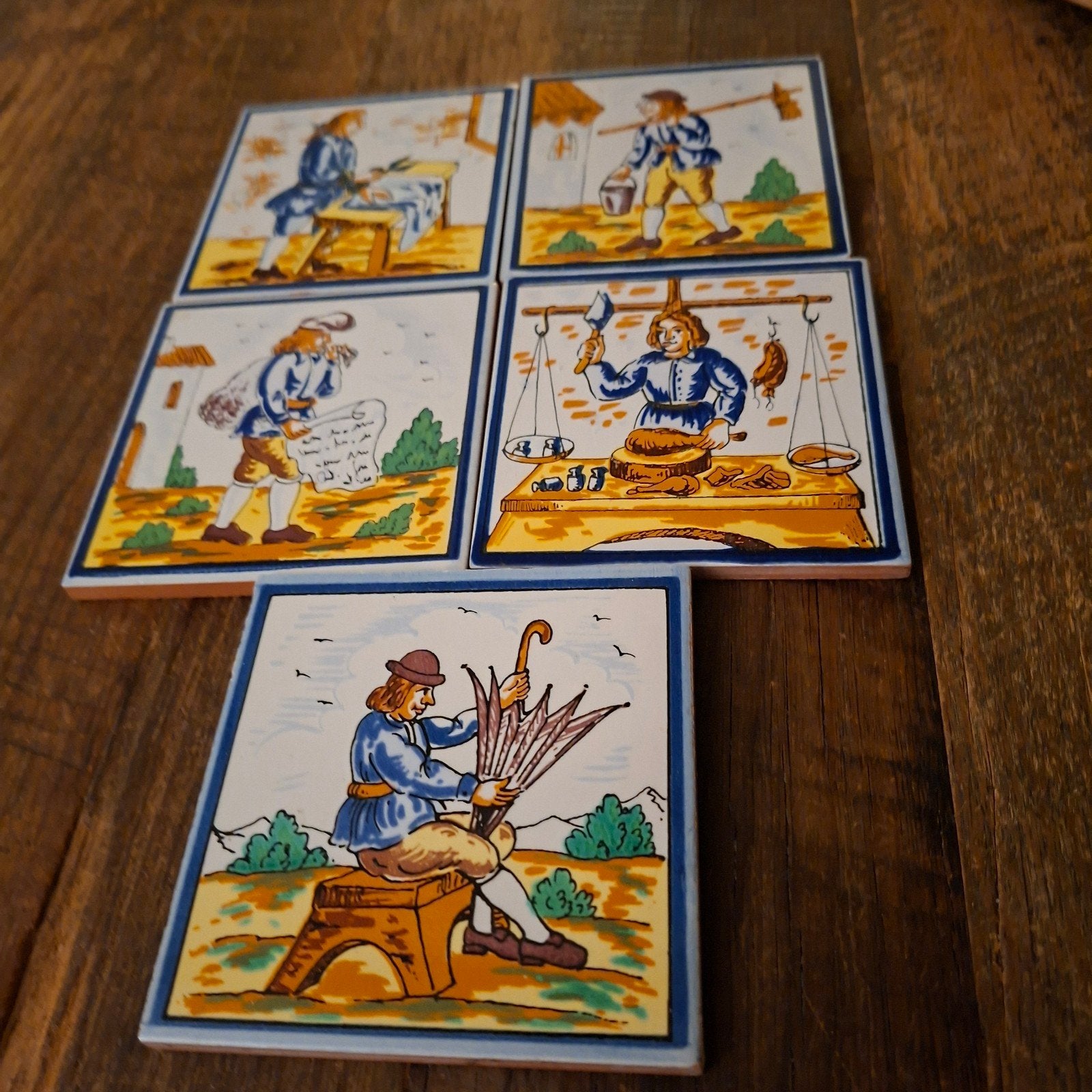5 Gekleurde Tegels met Ambachten 10x10 cm groot, Ophalen of Verzenden