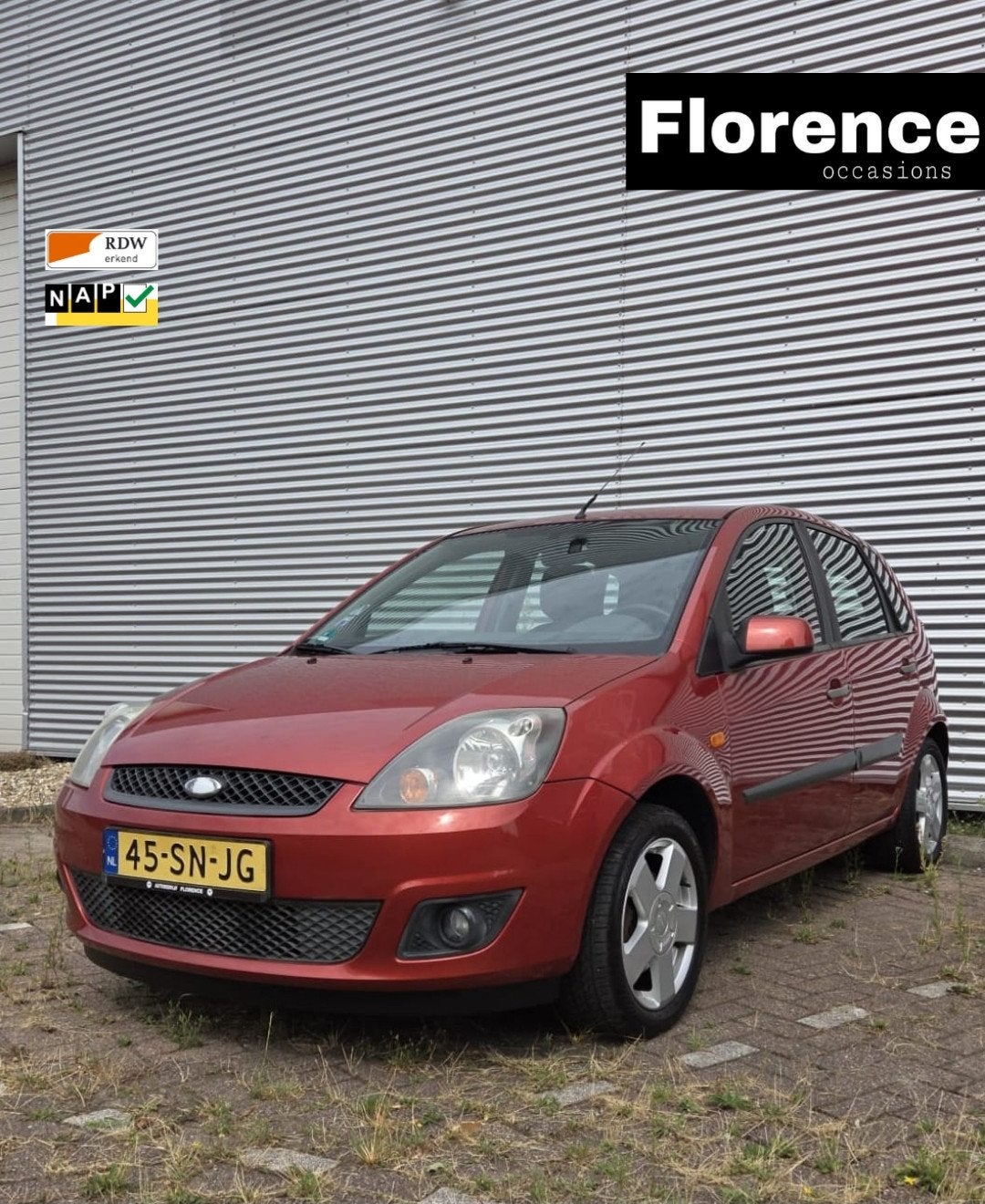 Ford Fiesta 1.4-16V Futura APK 5 Deurs Airco, Auto's, Voorwielaandrijving, Dealer onderhouden, Stof, Zwart
