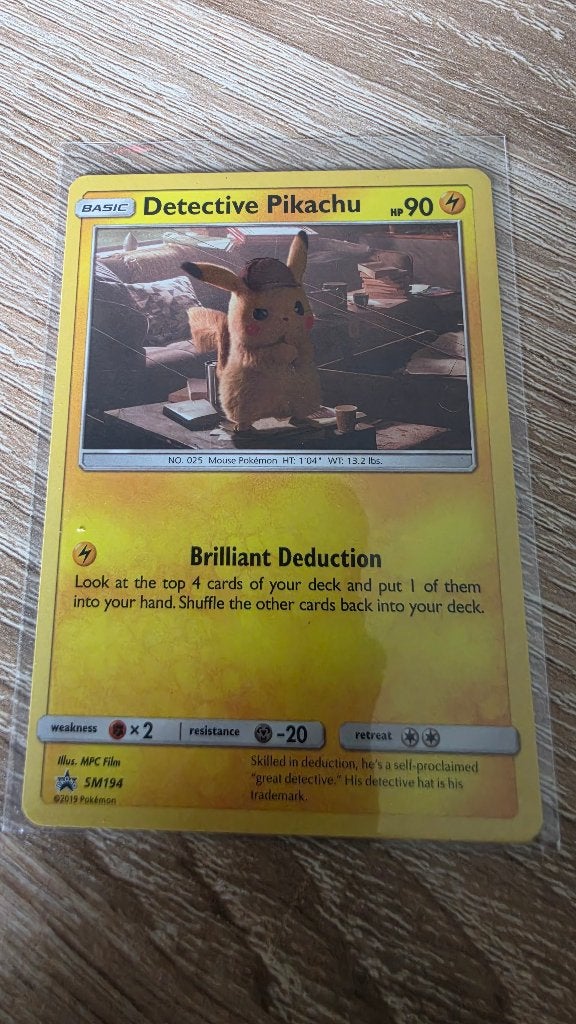 Pokemon kaart Detective Pikachu (SM 194), Ophalen of Verzenden, Zo goed als nieuw, Losse kaart, Foil