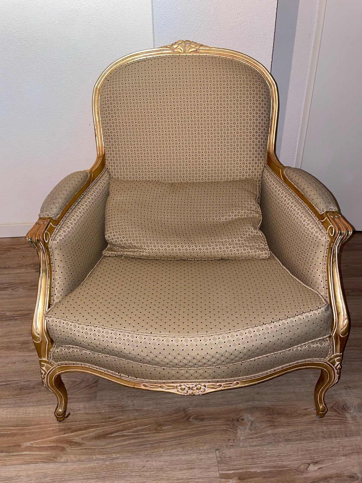 Antieke fauteuil met gouden frame en patroonstof, Antiek en Kunst, Ophalen