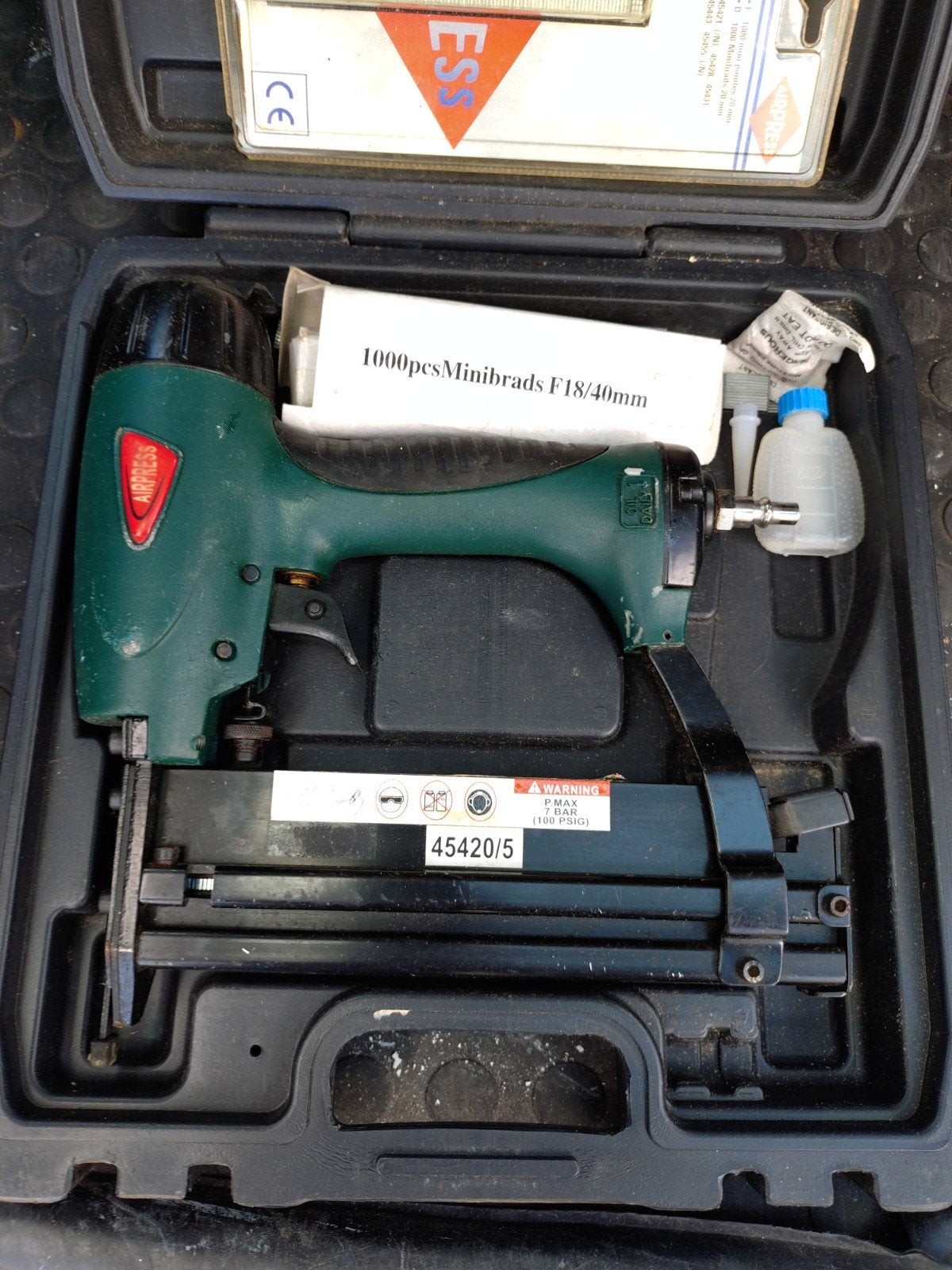 Airpress 45420/5 tacker met toebehoren, Doe-het-zelf en Verbouw, Gereedschap | Overige machines, Ophalen