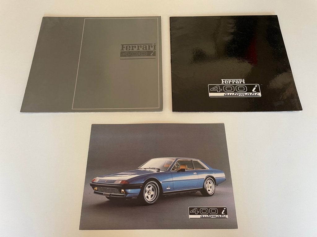Ferrari 400 i brochures 400i folders 3 stuks, Boeken, Ophalen of Verzenden, Zo goed als nieuw, Ferrari