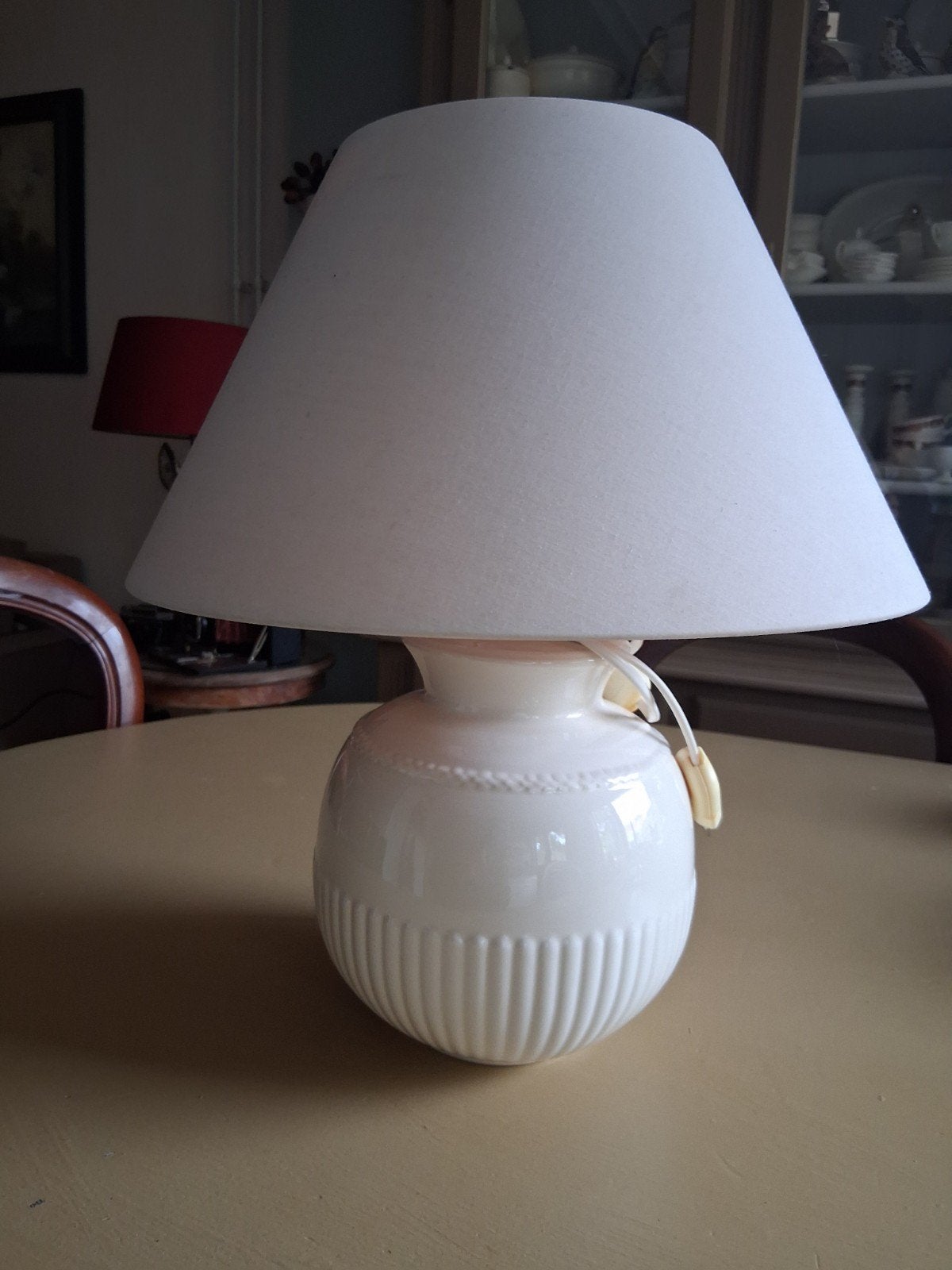 Crèmekleurige wedgwood  tafellamp met stoffen kap, Met schakelaar, Gebruikt, Overige merken, Textiel