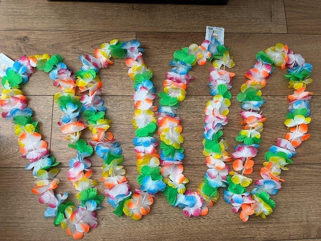 Bloemen krans kransen 4 stuks Nieuw!, Ophalen, Nieuw, Overige thema's, Accessoires
